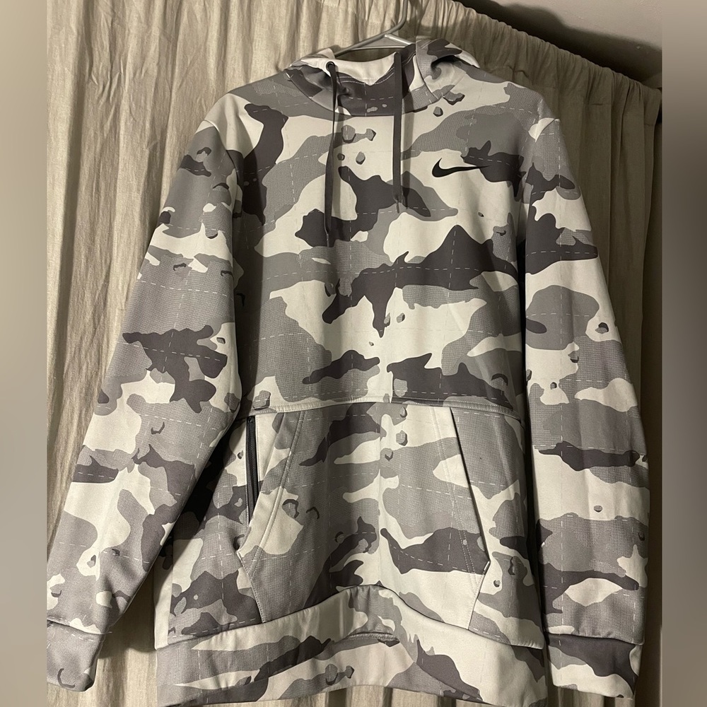 Large gray white Nike thermal-fit like new barley worn